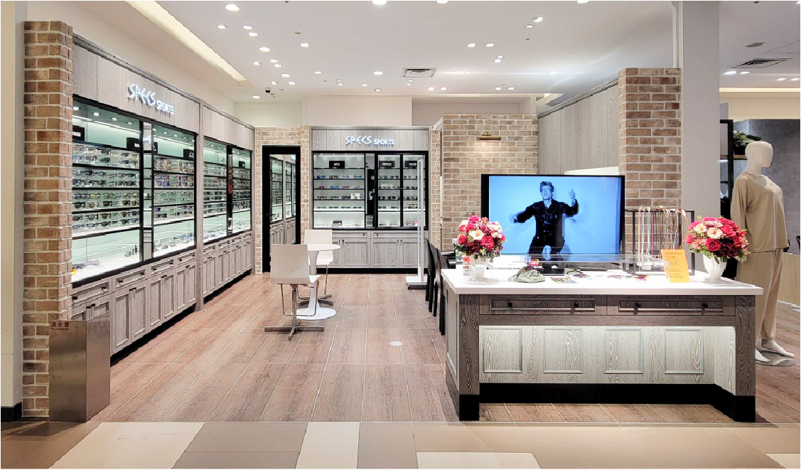 スペックススポーツ 大丸東京店