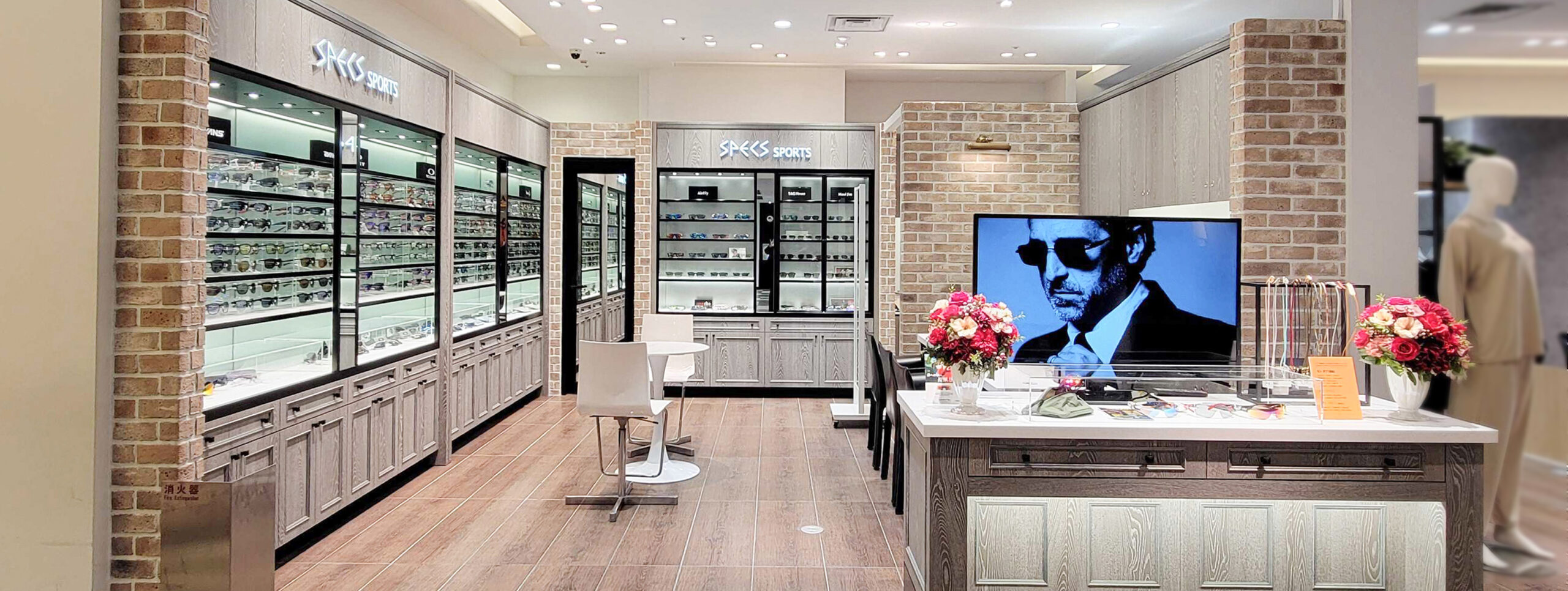 スペックススポーツ 大丸東京店